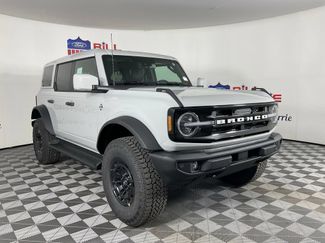 New 2026 Ford Bronco Outer Banks w/ Sasquatch Package AWD/4WD video 1