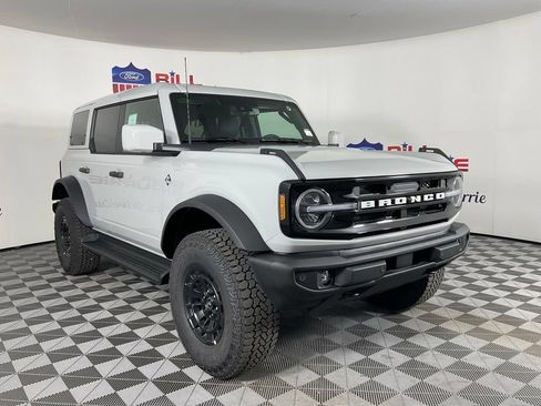 New 2026 Ford Bronco Outer Banks w/ Sasquatch Package AWD/4WD image 1