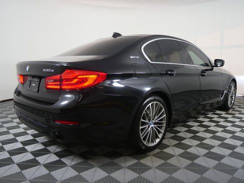 Used 2019 BMW 530e xDrive w/ Convenience Package AWD/4WD image 3