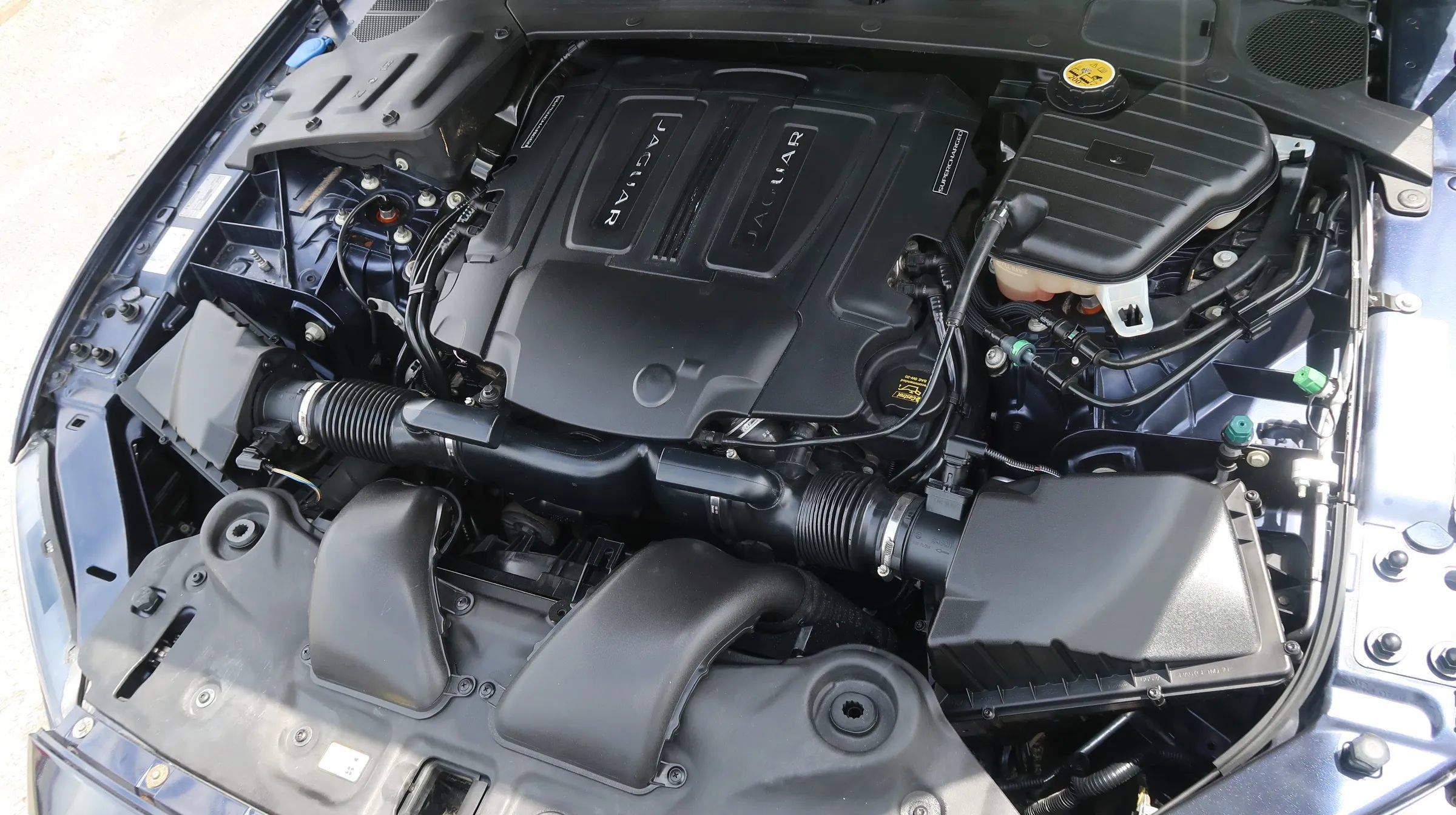 Used 2016 Jaguar XJ R-Sport RWD image 46