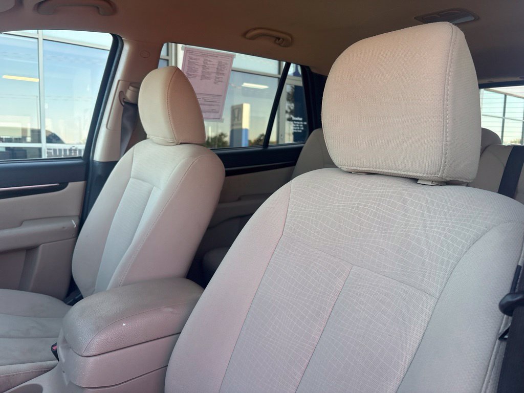 Used 2012 Hyundai Santa Fe GLS FWD image 11