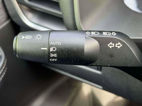 Used 2023 Nissan Rogue SV image 21