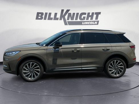 New 2026 Lincoln Corsair Reserve FWD image 2