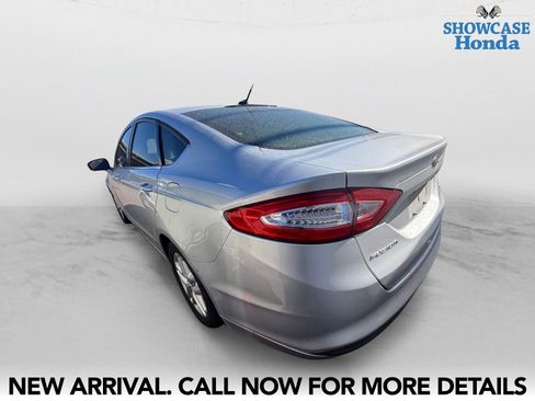 Used 2014 Ford Fusion SE image 4