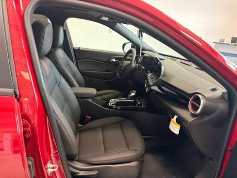 New 2026 Chevrolet Trax RS w/ Sunroof Package FWD image 24