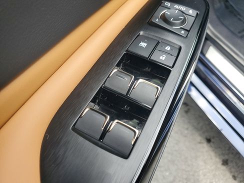 Used 2025 Lexus ES 300h w/ Premium Package FWD image 20