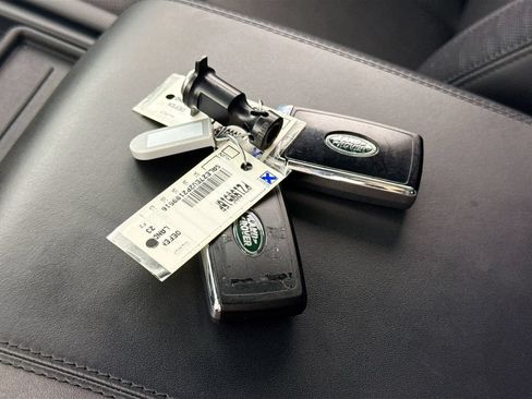Used 2023 Land Rover Defender 110 X-Dynamic SE AWD/4WD image 17