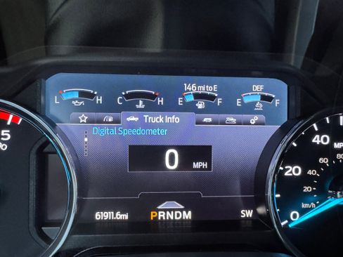 Used 2022 Ford F350 Platinum w/ FX4 Off-Road Package image 23