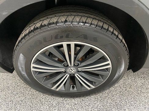 Used 2018 Volkswagen Tiguan SEL image 24