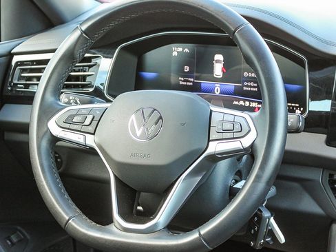 Used 2025 Volkswagen Jetta Sport image 16