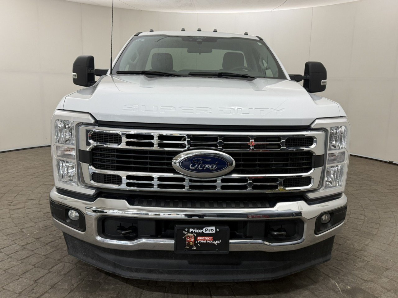 Used 2024 Ford F350 XLT AWD/4WD image 2