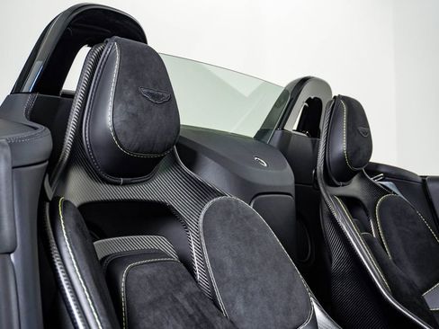 Used 2023 Aston Martin V12 Vantage Roadster image 22