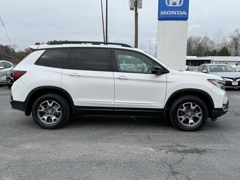 Certified 2023 Honda Passport TrailSport image 4