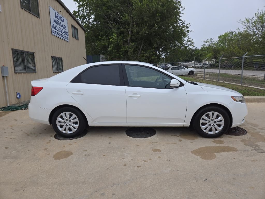 Used 2011 Kia Forte EX FWD image 2