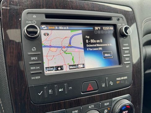 Used 2017 Chevrolet Traverse Premier image 22