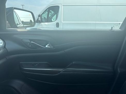 Used 2020 GMC Acadia SLT w/ Premium Package FWD image 11