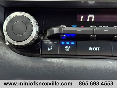 Used 2023 Toyota Tundra Platinum w/ Advanced Package AWD/4WD image 28