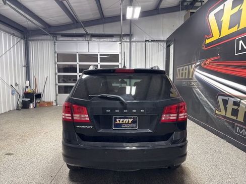 Used 2020 Dodge Journey SE w/ SE Popular Equipment Group image 14