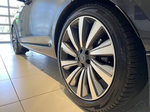 Used 2024 Land Rover Range Rover SV AWD/4WD image 17