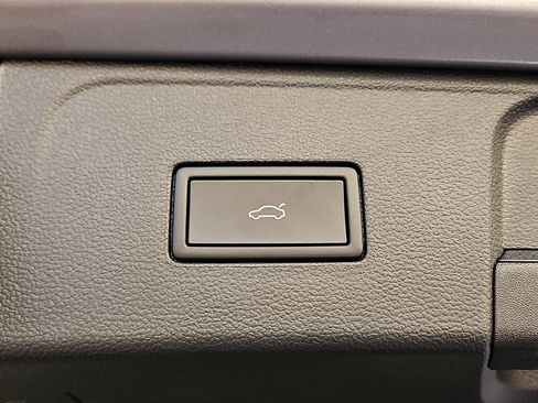 New 2026 Volkswagen Atlas SE image 7