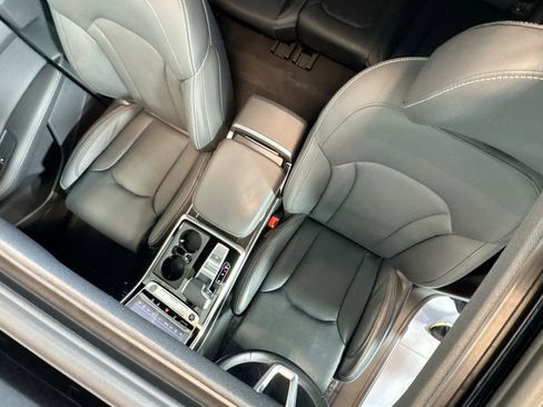 Used 2025 Audi Q8 Prestige image 20