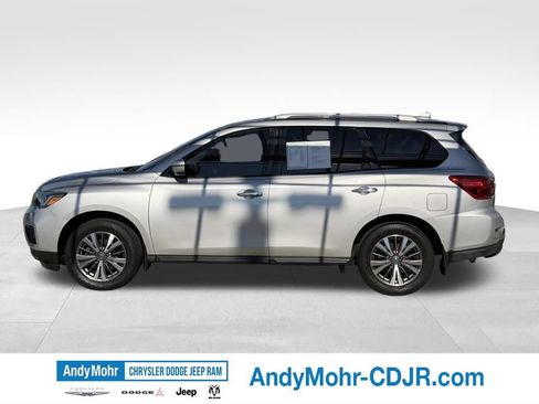 Used 2020 Nissan Pathfinder S FWD image 4