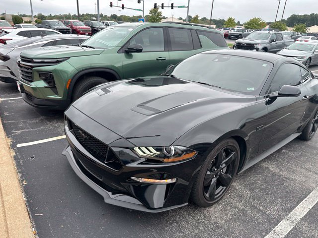 Used 2022 Ford Mustang GT Premium w/ Equipment Group 401A RWD image 3