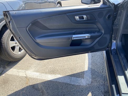 Used 2024 Ford Mustang Convertible RWD image 16