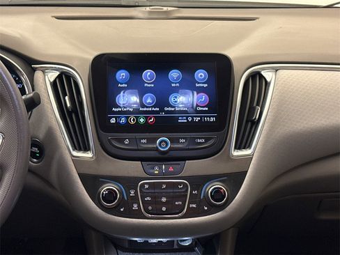 Used 2021 Chevrolet Malibu LT image 14