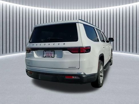 Used 2022 Jeep Wagoneer Series II AWD/4WD image 11