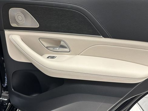 Certified 2025 Mercedes-Benz GLE 350 4MATIC w/ AMG Line Exterior image 19