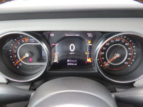 Used 2023 Jeep Gladiator Overland AWD/4WD image 18