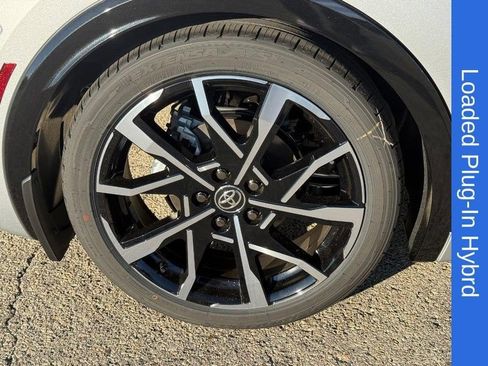 New 2026 Toyota Prius Plug-In Hybrid FWD image 4