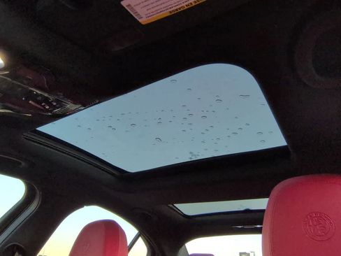 Used 2024 Alfa Romeo Giulia Ti w/ Performance Driving Package image 18