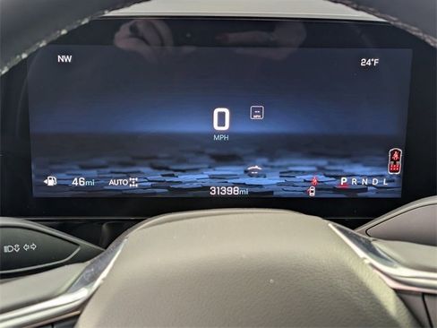 Used 2025 Chevrolet Suburban Z71 image 18