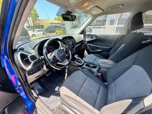 Used 2020 Kia Soul GT-Line FWD image 11