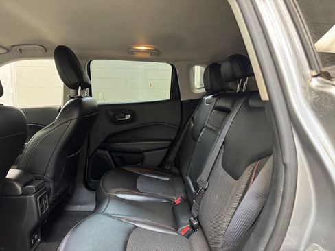 Used 2019 Jeep Compass Trailhawk AWD/4WD image 17