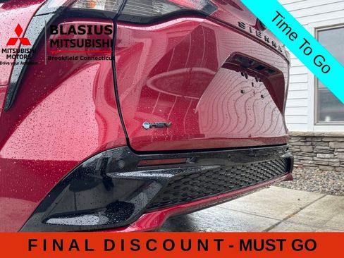Used 2025 Toyota Sienna XSE w/ XSE Plus Package FWD image 41