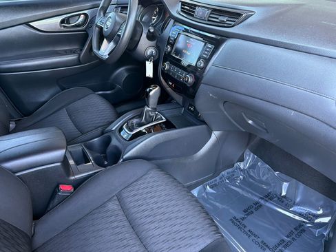 Used 2018 Nissan Rogue S FWD image 18