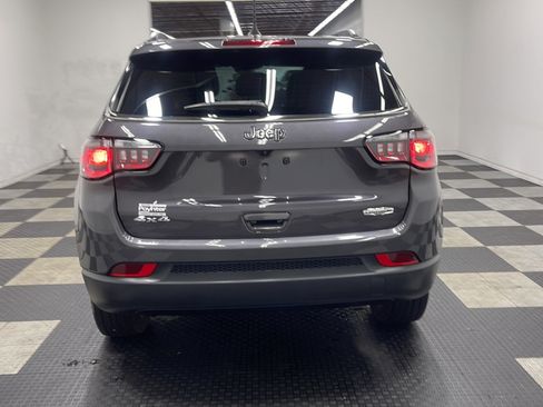 Used 2024 Jeep Compass Latitude AWD/4WD image 16