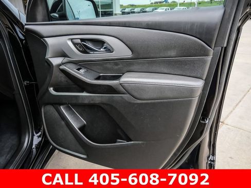 Used 2023 Chevrolet Traverse LT w/ Rear Camera Mirror Package AWD/4WD image 19