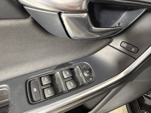 Used 2013 Volvo S60 T5 FWD image 11