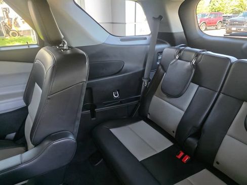 Used 2023 Ford Explorer XLT w/ Equipment Group 202A AWD/4WD image 22