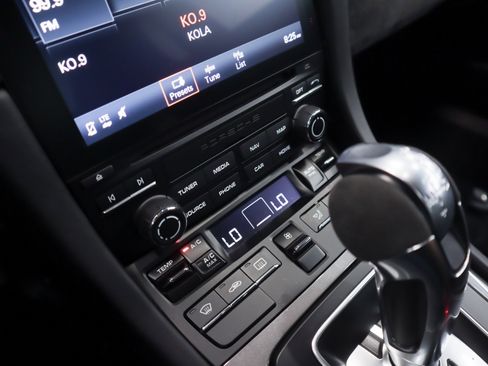 Used 2018 Porsche 911 GT3 RWD image 15