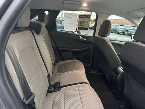 Used 2021 Ford Escape SE w/ SE Sport Appearance Package image 18