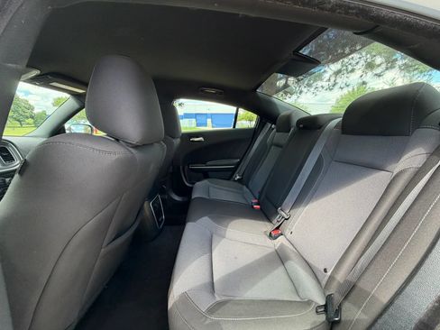 Used 2022 Dodge Charger SXT RWD image 17