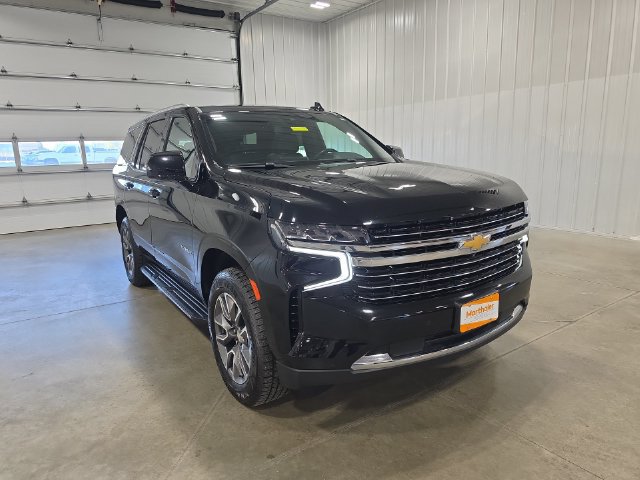 Used 2023 Chevrolet Tahoe LT w/ Luxury Package AWD/4WD image 2