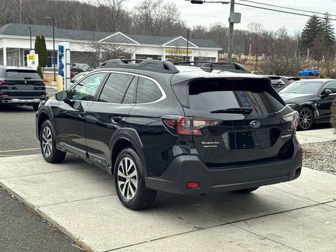 Used 2023 Subaru Outback Premium image 5