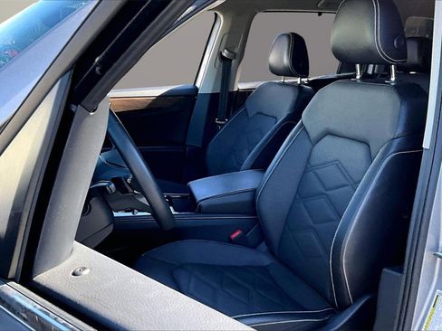 Used 2024 Volkswagen Atlas SE image 20