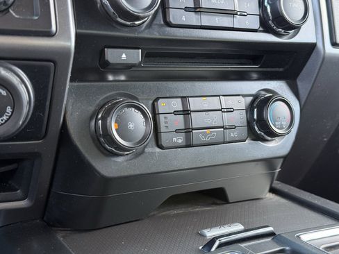 Used 2016 Ford F150 XLT w/ Equipment Group 302A Luxury image 18